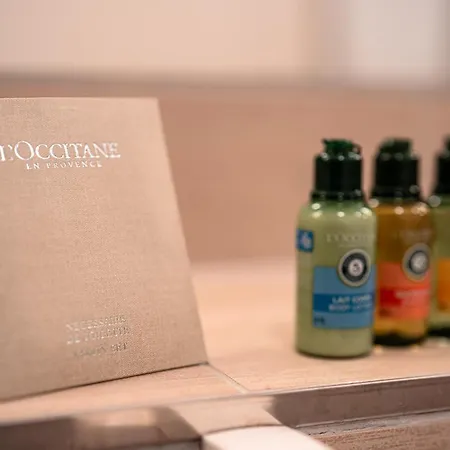 Archibald De Hotel *