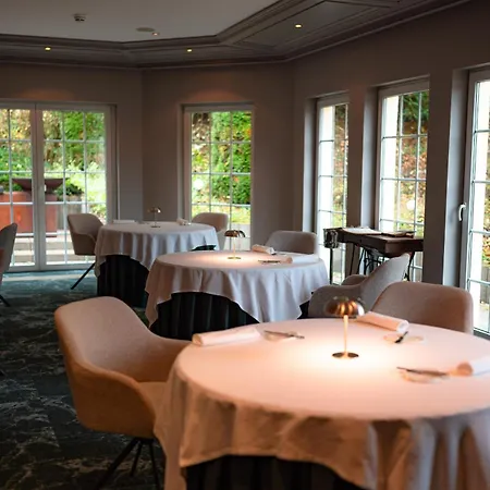 Archibald De Hotel