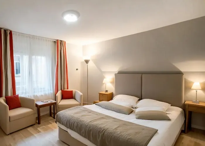 Archibald De Hotel *